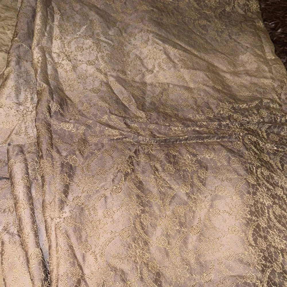 Luxurious Cream and Brown Comforter Set